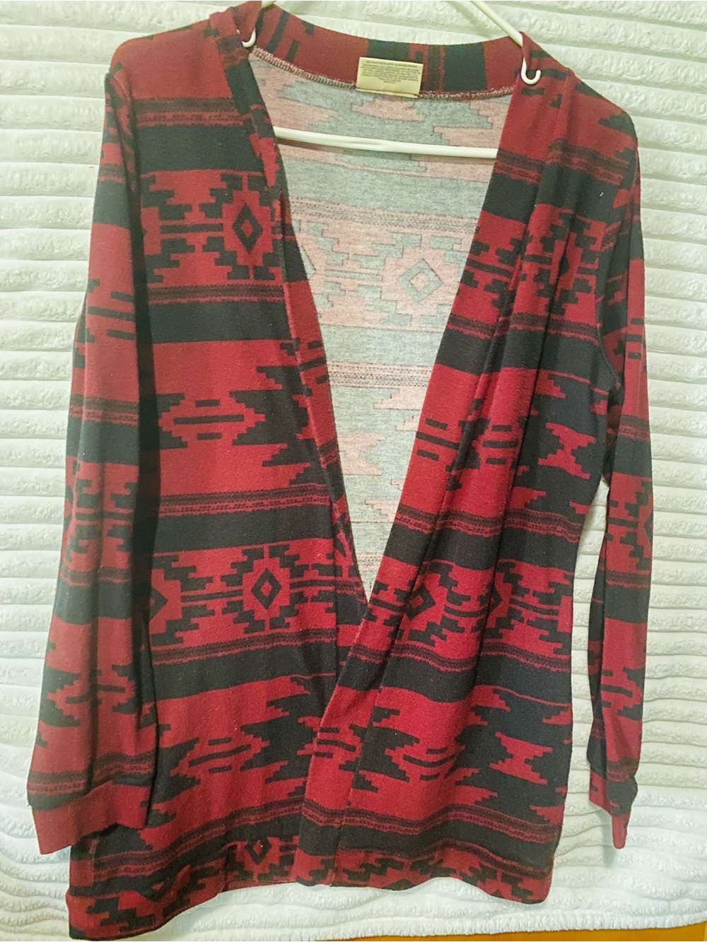 🌵3 for $25 Maroon and Black Patterned Cardigan